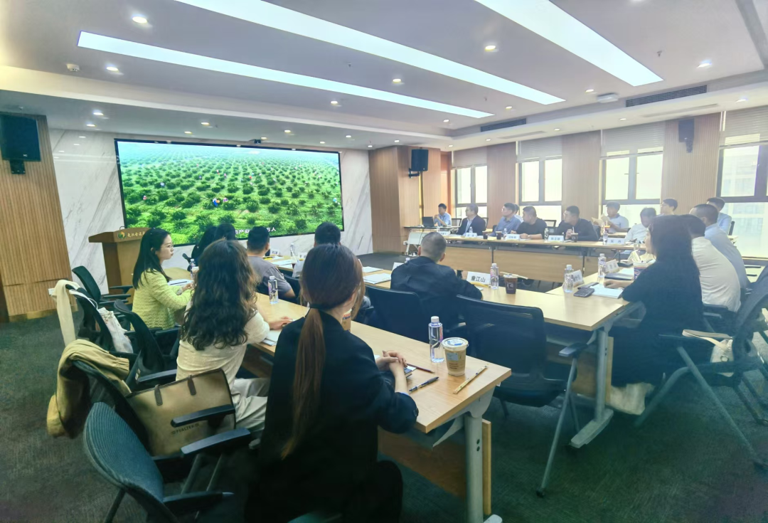 江夏區(qū)年輕一代企業(yè)家商會“知名企業(yè)鑒學行”活動在武漢金龍集團成功舉辦